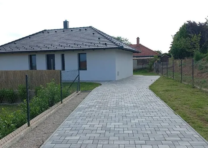 Bridgiet בית נופש צ'רסגטומאי